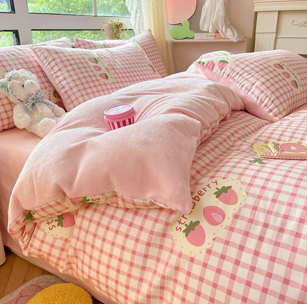 Sweet Strawberry Bedding Set