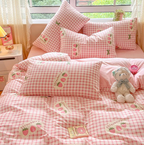Sweet Strawberry Bedding Set