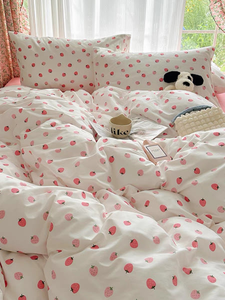 Cute Strawberries Bedding Set
