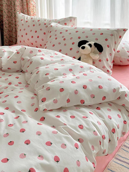 Cute Strawberries Bedding Set