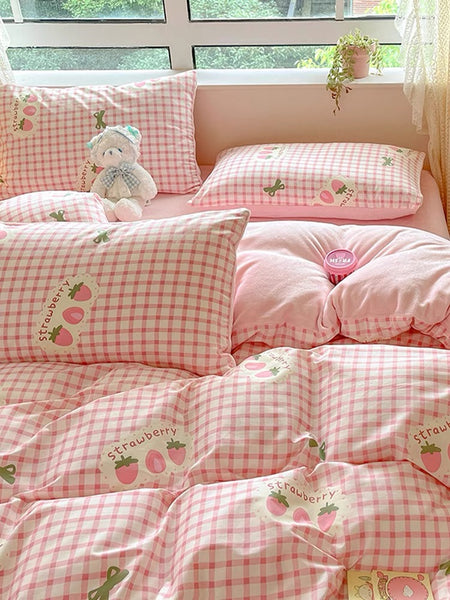 Sweet Strawberry Bedding Set