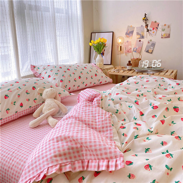 Cute Pinky Strawberry Bedding Set