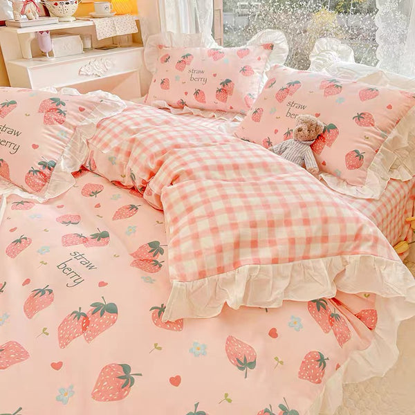 Sweet Strawberries Bedding Set