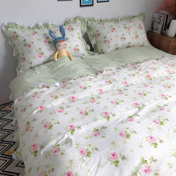 Cute Flowers Bedding Set