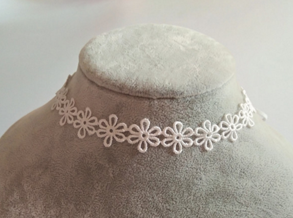 Handmade Lace Flowers Choker