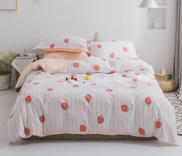 Love Strawberry Bedding Set