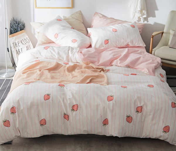 Cute Plaid Strawberry Bedding Set