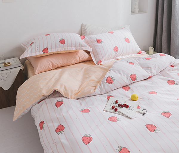 Love Strawberry Bedding Set