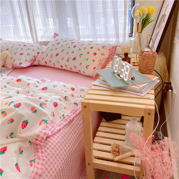 Cute Pinky Strawberry Bedding Set