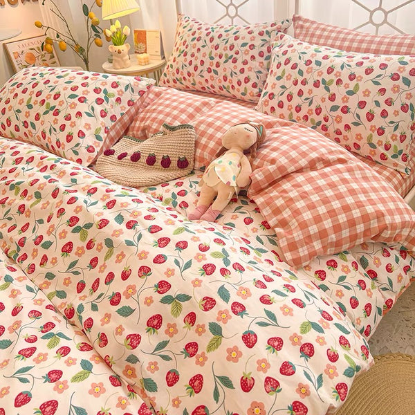 Cute Strawberries Bedding Set