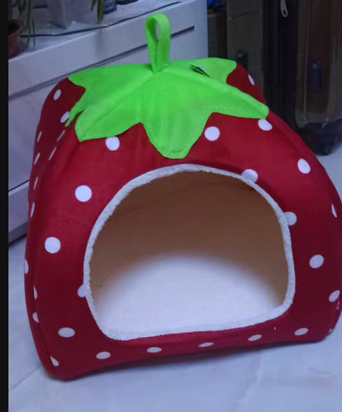 Sweet Strawberry Pet Nest