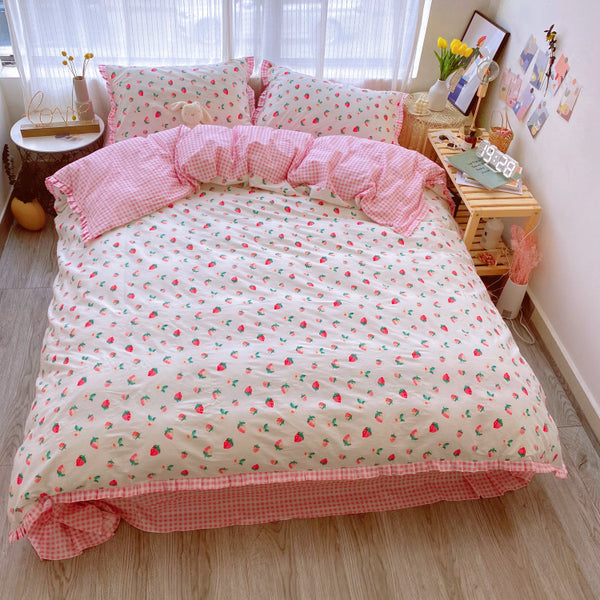 Cute Pinky Strawberry Bedding Set