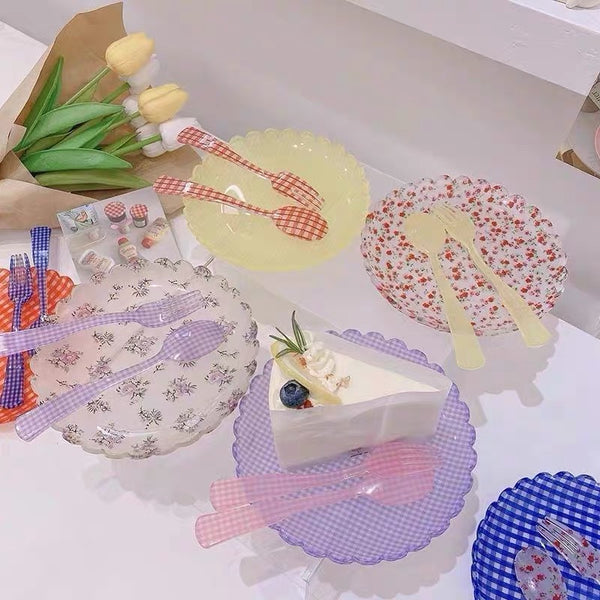 Cute Plaid Plates