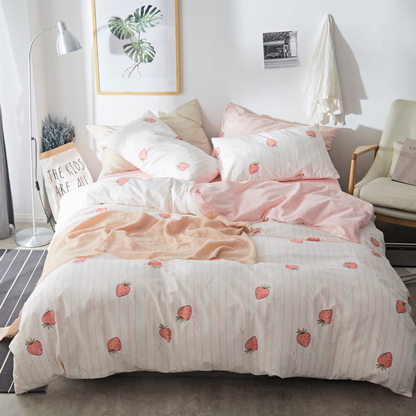 Cute Plaid Strawberry Bedding Set