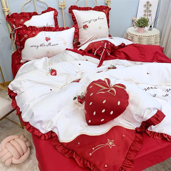Fashion Strawberry Bedding Set