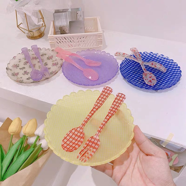 Cute Plaid Plates