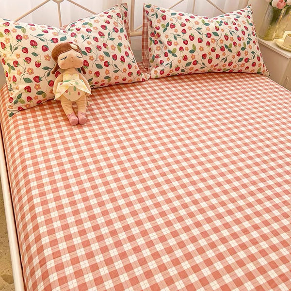 Cute Strawberries Bedding Set