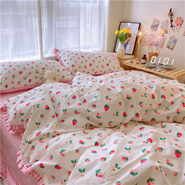 Cute Pinky Strawberry Bedding Set