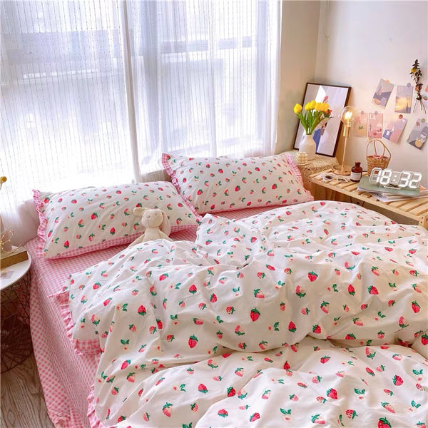 Cute Pinky Strawberry Bedding Set