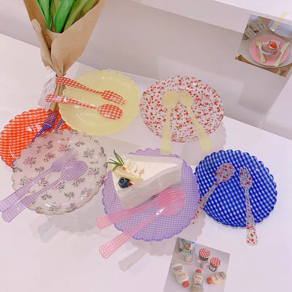 Cute Plaid Plates
