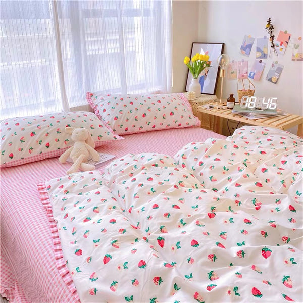 Cute Pinky Strawberry Bedding Set