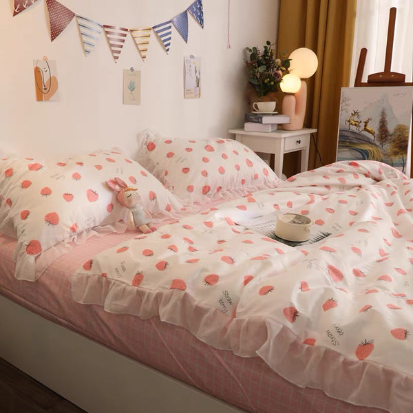 Little Strawberry Bedding Set