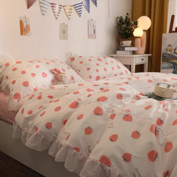 Little Strawberry Bedding Set