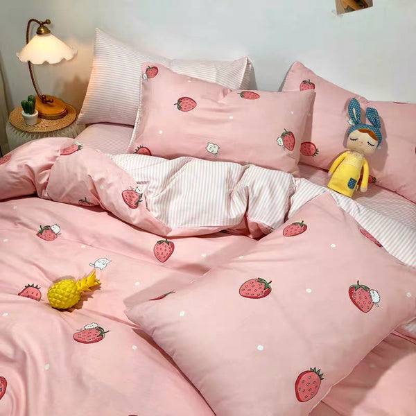 Strawberry Cat Bedding Set
