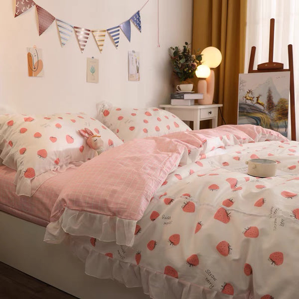 Little Strawberry Bedding Set
