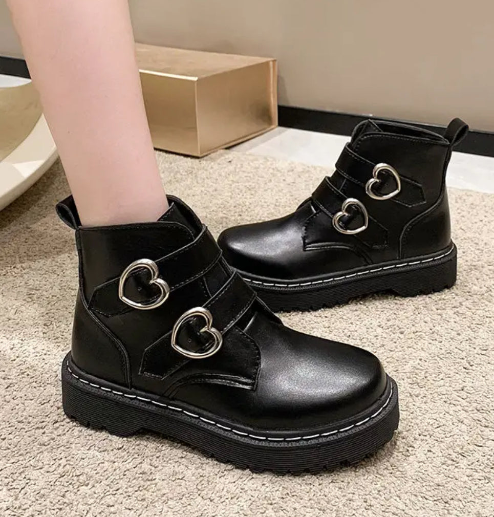 Cute Loves Martin Boots