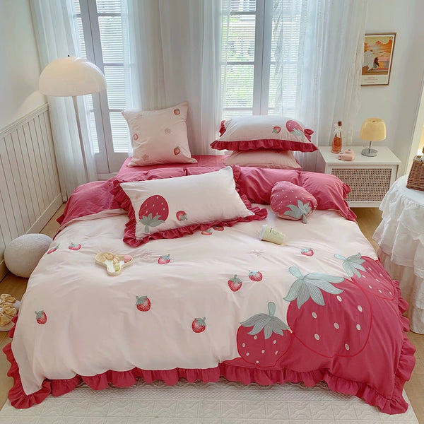 Cute Strawberry Bedding Set