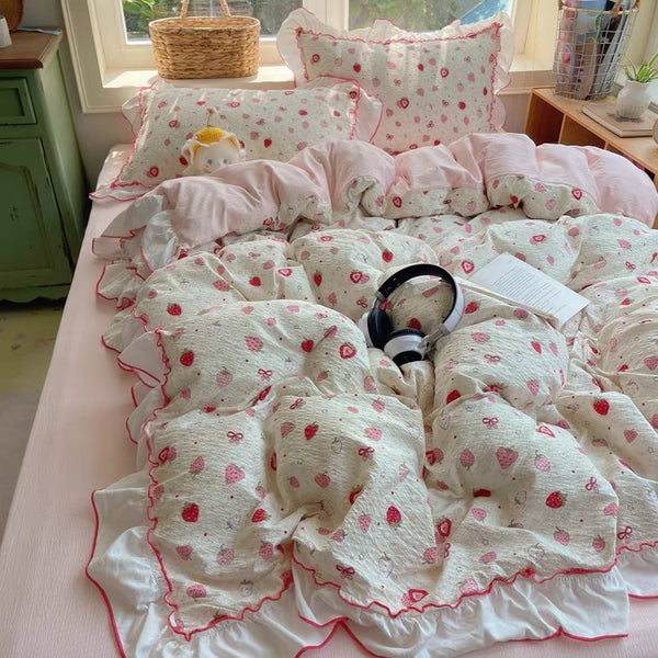 Cute Strawberry Bedding Set