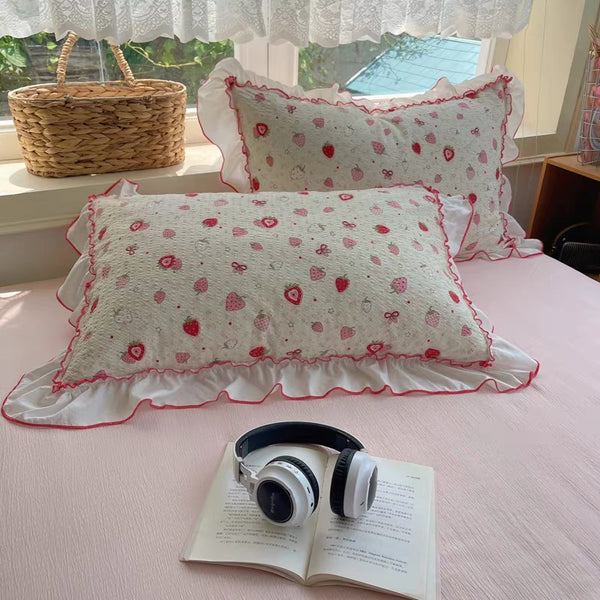 Cute Strawberry Bedding Set