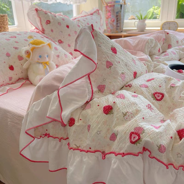 Cute Strawberry Bedding Set