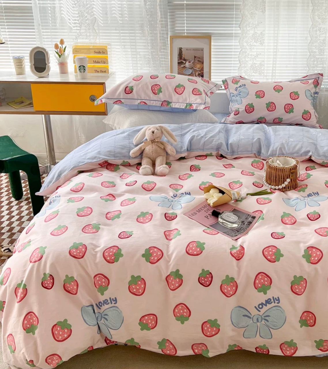 Strawberry With Bowknot Bedding Set