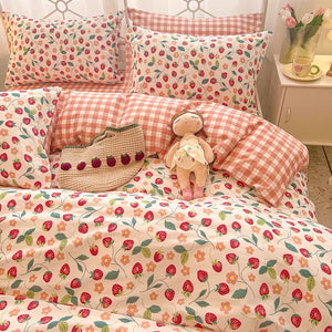 Cute Strawberries Bedding Set