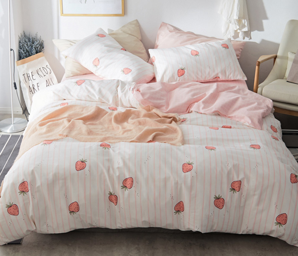 Cute Plaid Strawberry Bedding Set