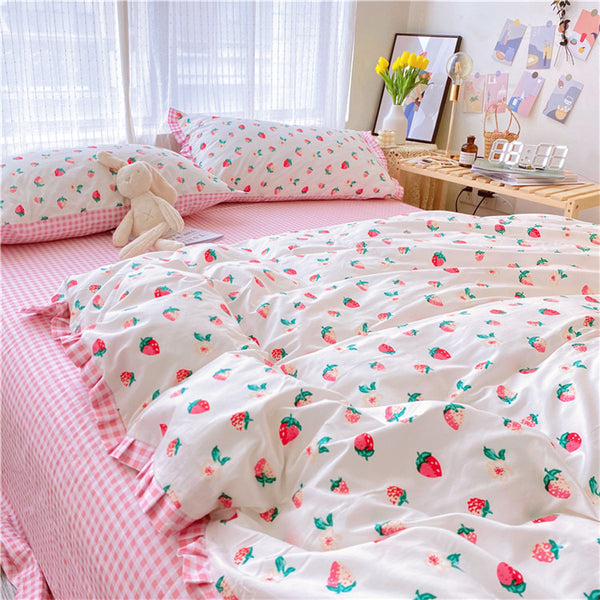 Cute Pinky Strawberry Bedding Set