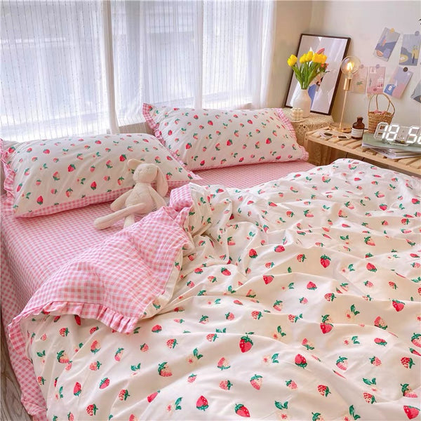 Cute Pinky Strawberry Bedding Set