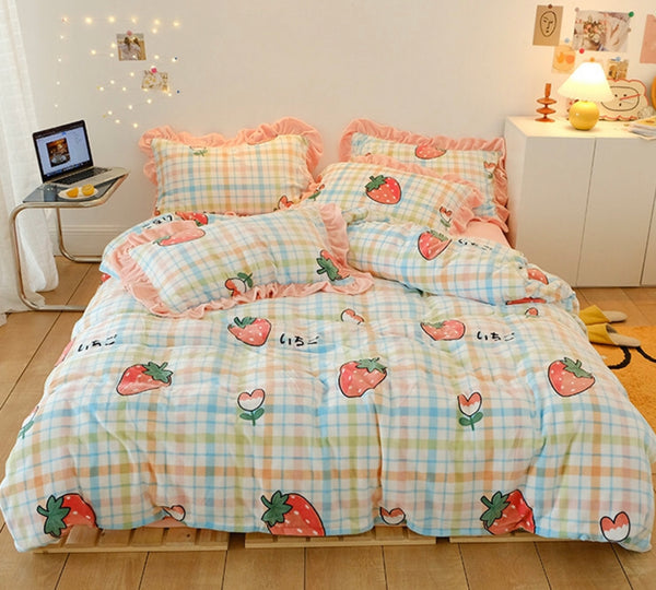 Plaid Strawberry Bedding Set