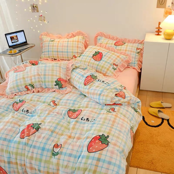 Plaid Strawberry Bedding Set
