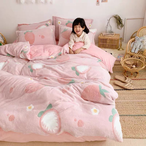 Kawaii Strawberry Bedding Set